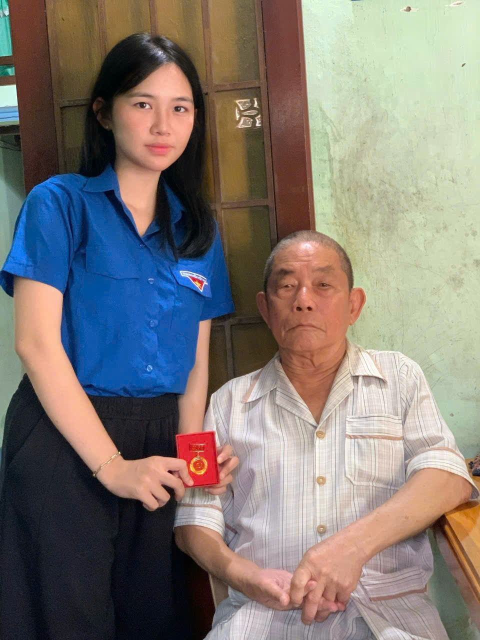 Gạch nối hòa bình trên vầng trán người lính