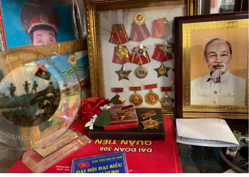 CÂU CHUYỆN THỜI HOA LỬA - PHẠM TRÍ LIÊN (1)