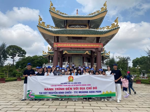 HÀNH TRÌNH VỀ ĐỊA CHỈ ĐỎ