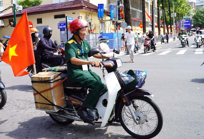Người lính Thành cổ ra Hà Nội xem diễu binh "muốn ngắm trọn vẹn từng tấc đất của Tổ quốc"