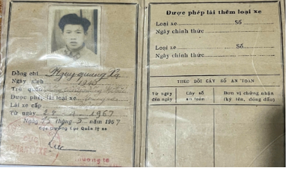 Hồi ức Thời hoa đỏ - Ngụy Phan Xạ