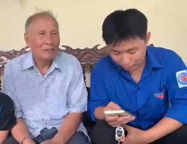 CHUYỆN VỀ NGƯỜI TRINH SÁT BĂNG QUA HAI THẾ KỶ LỬA VÀ HOA
