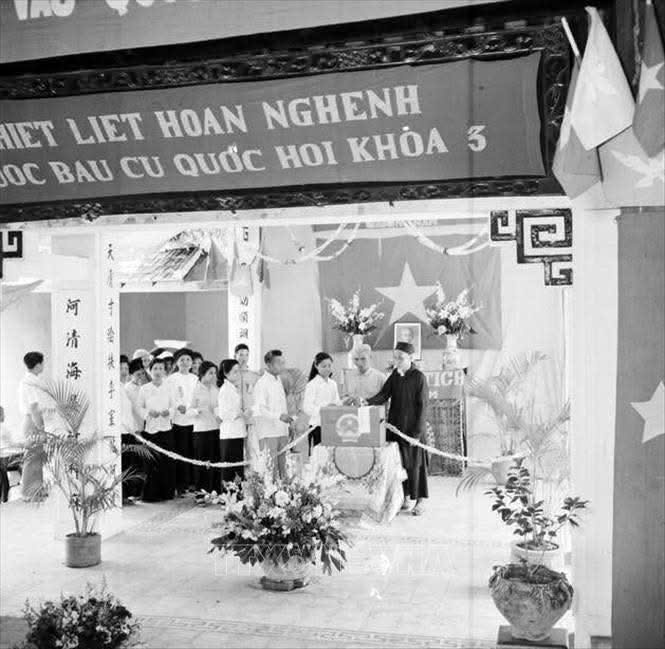 CHỦ TỊCH HỒ CHÍ MINH - NGƯỜI ĐẠI BIỂU QUỐC HỘI MẪU MỰC