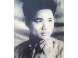 Nông Văn Việt - Thượng sĩ, Trung đội trưởng thuộc Đại đội 6 công binh, Tiểu đoàn 2 thuộc binh chủng công binh Sư đoàn 7; phụ trách rà phá bom mìn. Sau là Thượng tá, Chỉ huy trưởng Ban Chỉ huy Quân sự huyện Trà Lĩnh.