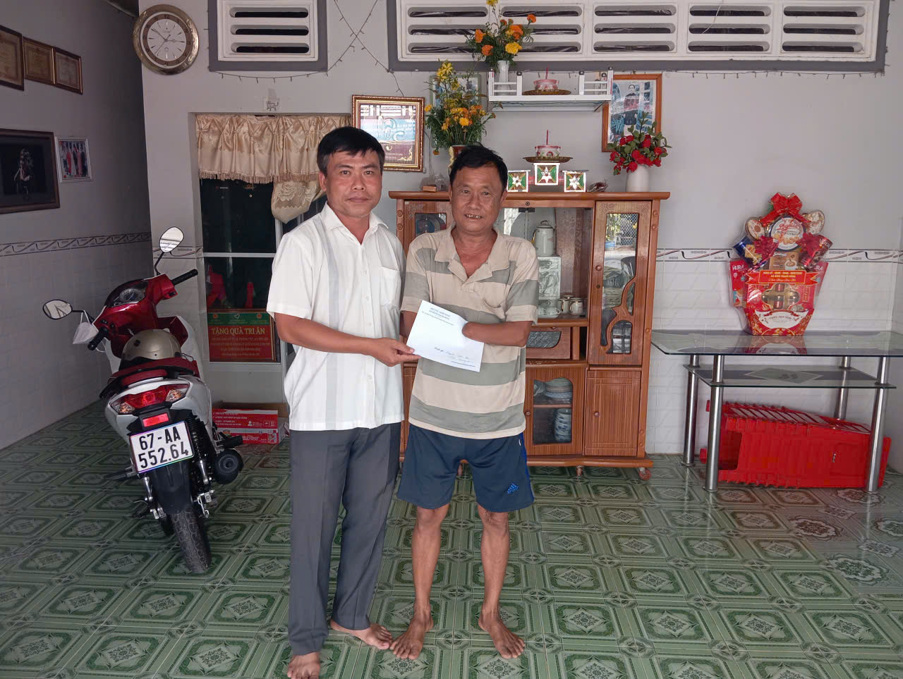 gặp gỡ gia đình người có công