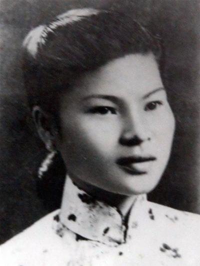 CÂU CHUYỆN THỜI HOA LỬA