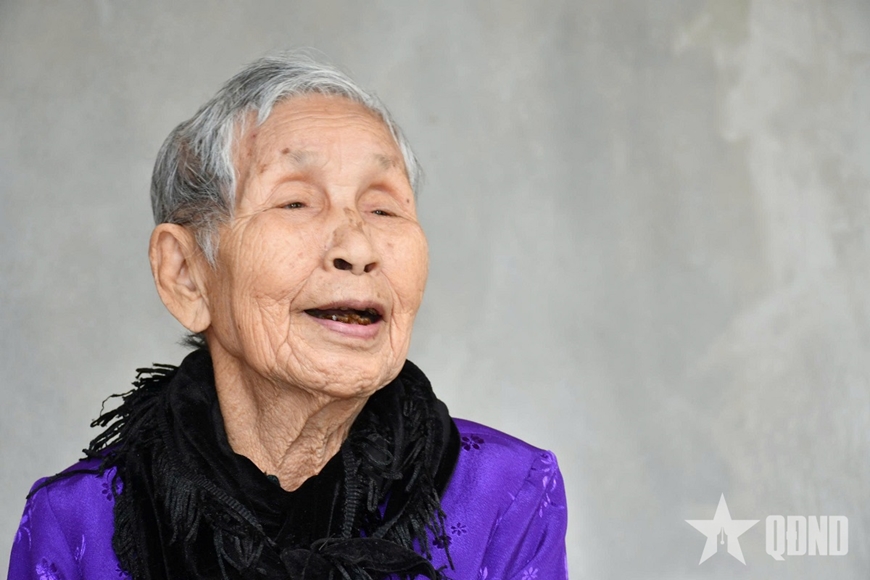 Bà Mẹ Việt Nam Anh hùng