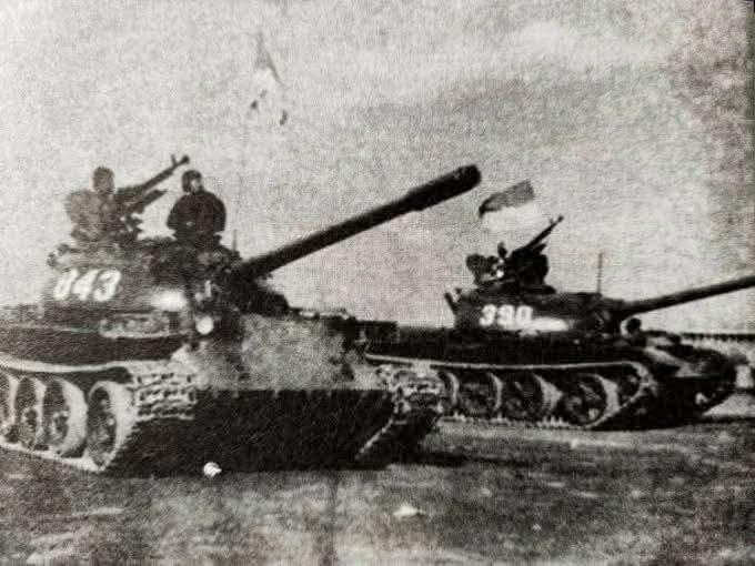 Cuộc hành quân ngàn dặm, bắt đầu từ chiến dịch Huế - Đà Nẵng, những chiếc T-54 và Type 59 của Lữ đoàn 203 đã chạy liên tục hàng ngàn kilomet.
