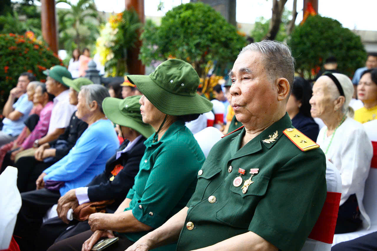 cau chuyen lich su so 63