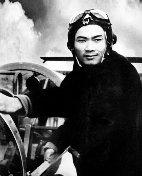 CHIẾN CÔNG ANH HÙNG PHI CÔNG NGUYỄN VĂN BẢY
