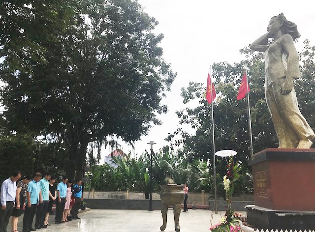 [Đoàn trường THPT Hai Bà Trưng] CHỊ VÕ THỊ SÁU: NỮ ANH HÙNG HUYỀN THOẠI VÙNG ĐẤT ĐỎ SỐNG MÃI CÙNG NON SÔNG