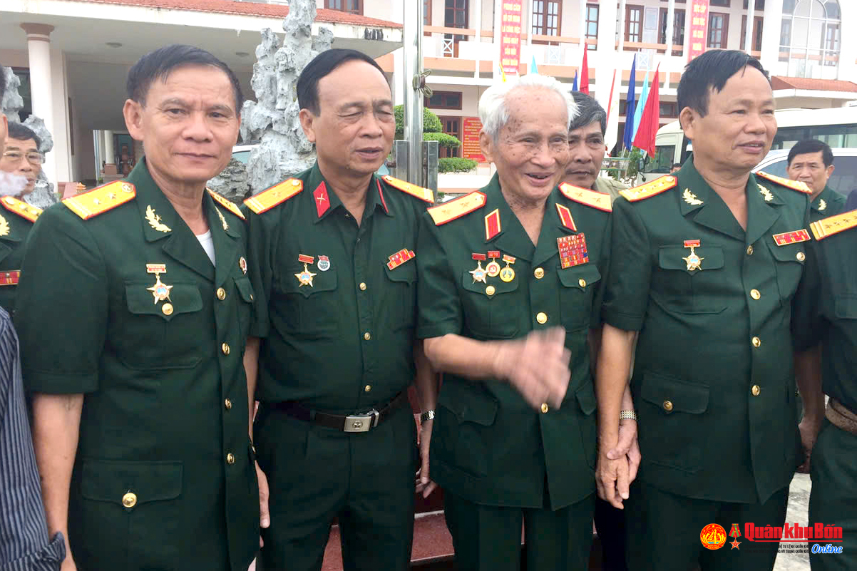 Hai lần bị thương vẫn quyết tâm ở lại chiến trường