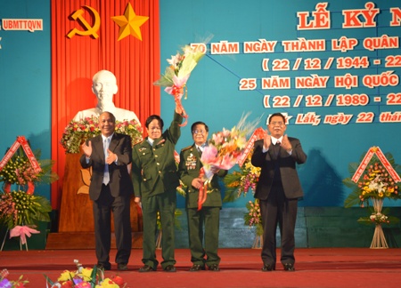 EA NA - NGƯỜI ANH HÙNG ĐẶC CÔNG LỪNG LẪY VÀ NHỮNG NGÃ RẼ BẤT NGỜ CỦA CUỘC ĐỜI