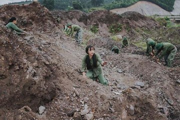 “Lịch sử không ngủ yên trong quá khứ, lịch sử sống trong trái tim mỗi thế hệ.”