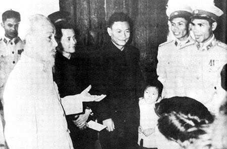 Nội bộ phải đoàn kết chặt chẽ, làm mọi việc phải đi sâu, đi sát, phải tránh chủ quan"
