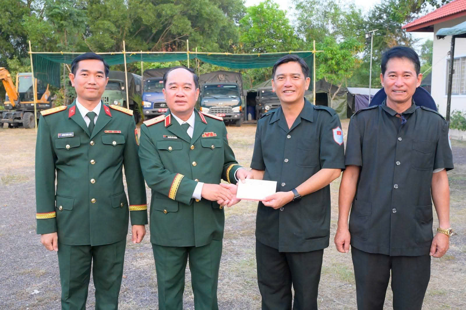 Thiếu tướng Nguyễn Văn Ngành thăm, động viên cán bộ, chiến sĩ Đội K92 làm nhiệm vụ tại Campuchia