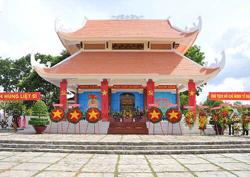 [Đoàn trường THPT Buôn Hồ] 41. Căn cứ Rừng Lá (Xuân Lộc)-Mật khu huyền thoại trong chiến tranh.