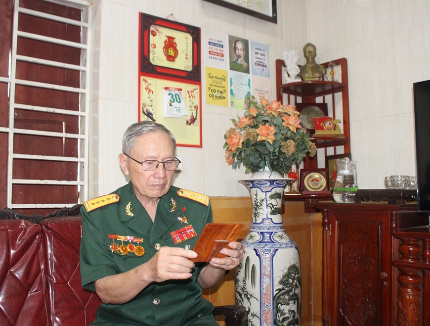Đại tá, Anh hùng LLVTND Trần Hữu Bào
