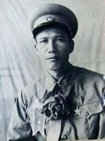 Lộc Văn Trọng - Anh hùng lái xe vận tải