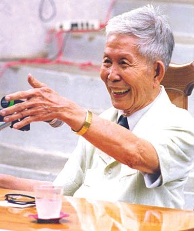 Trần Văn Giàu - nhà hoạt động cách mạng, nhà khoa học, nhà giáo Việt Nam.