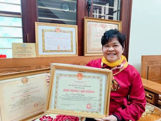 Anh hùng lao động Trịnh Thị Toan - Tiếng máy không ngừng giữa những ngày bom đạn