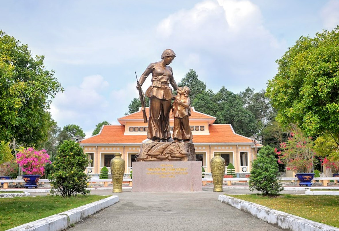 Chị Út Tịch – Người mẹ cầm súng