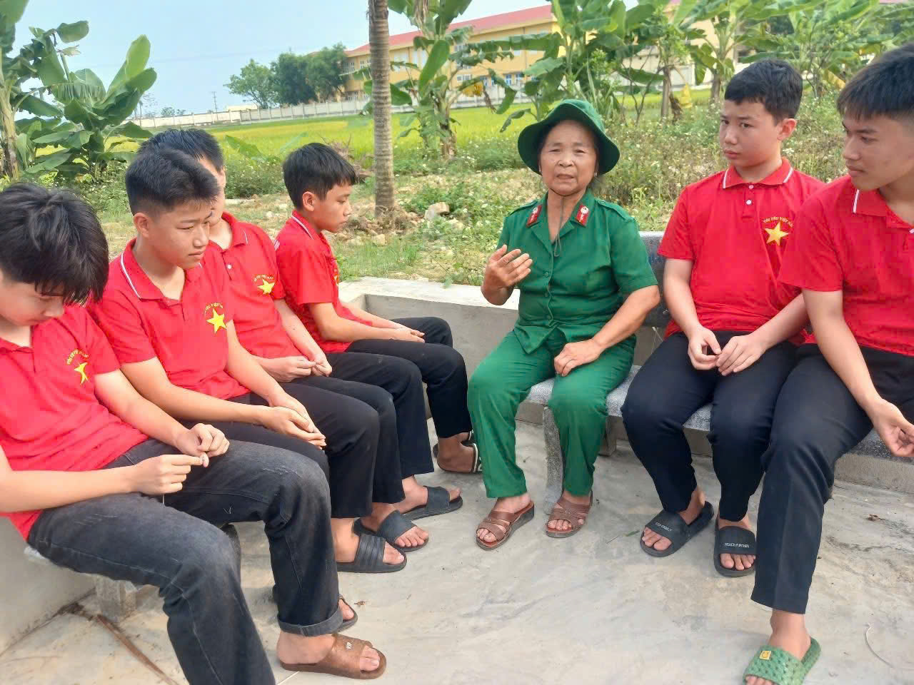 KÍ ỨC MỘT THỜI HOA LỬA 