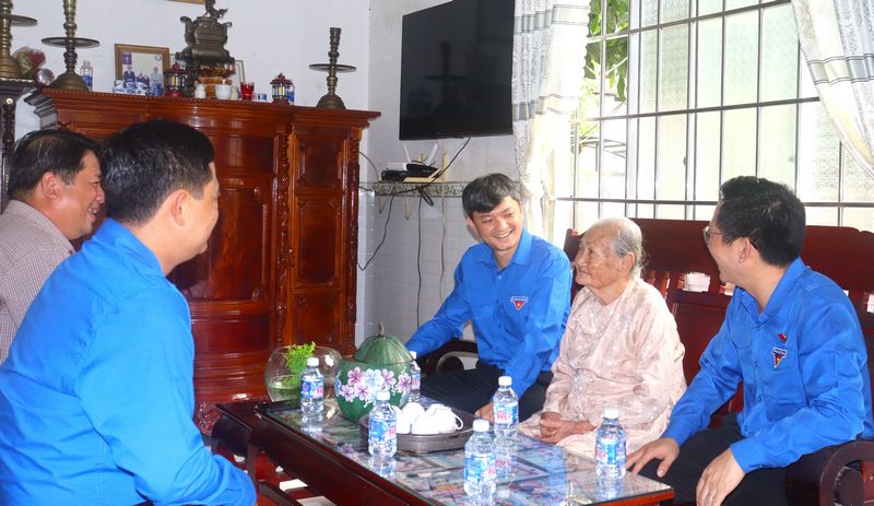 MẸ VIỆT NAM ANH HÙNG LÊ THỊ LIÊN – TẤM GƯƠNG SÁNG NGỜI VỀ LÒNG KIÊN TRUNG VÀ ĐỨC HY SINH