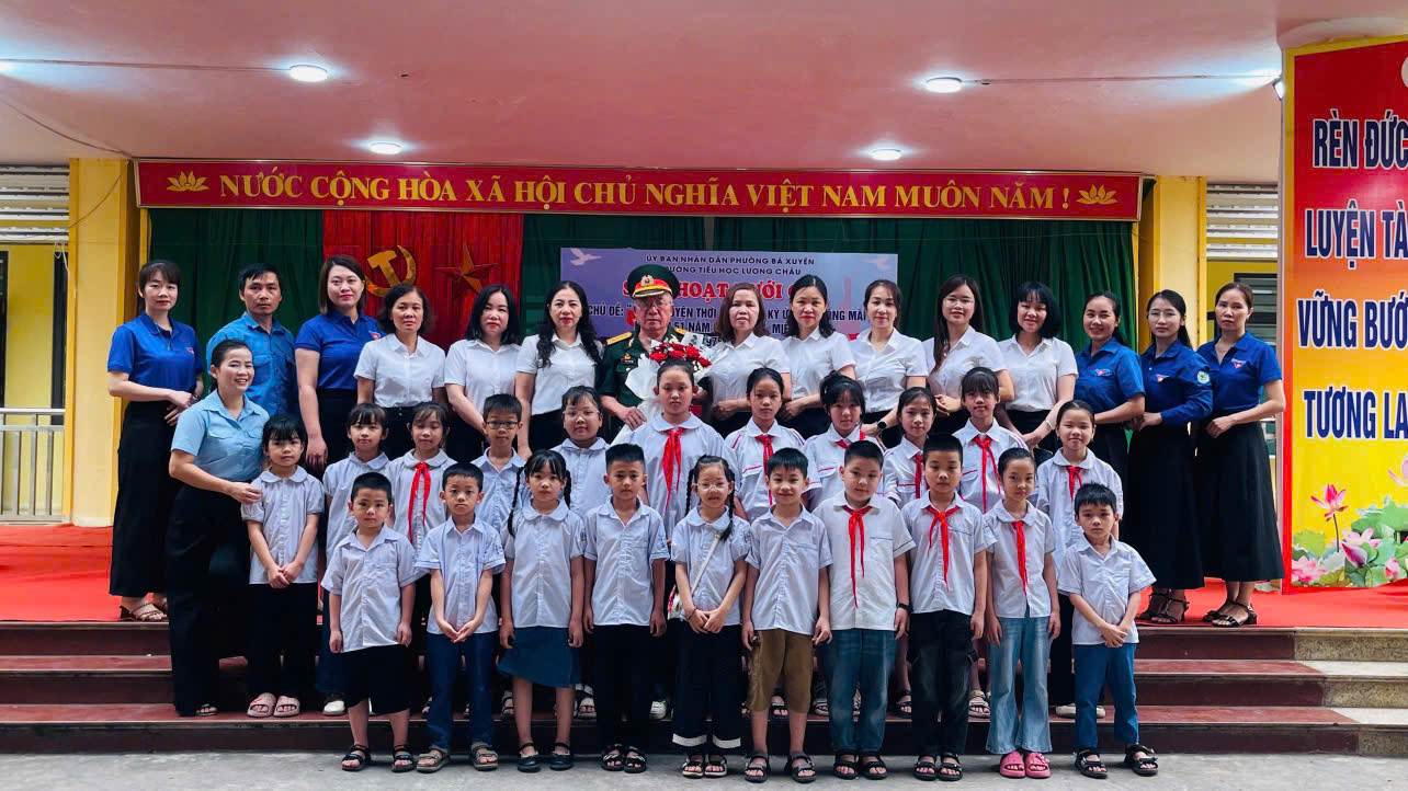 NGƯỜI LÍNH ĐI QUA LỬA ĐẠN TRẦN NGỌC MÃ