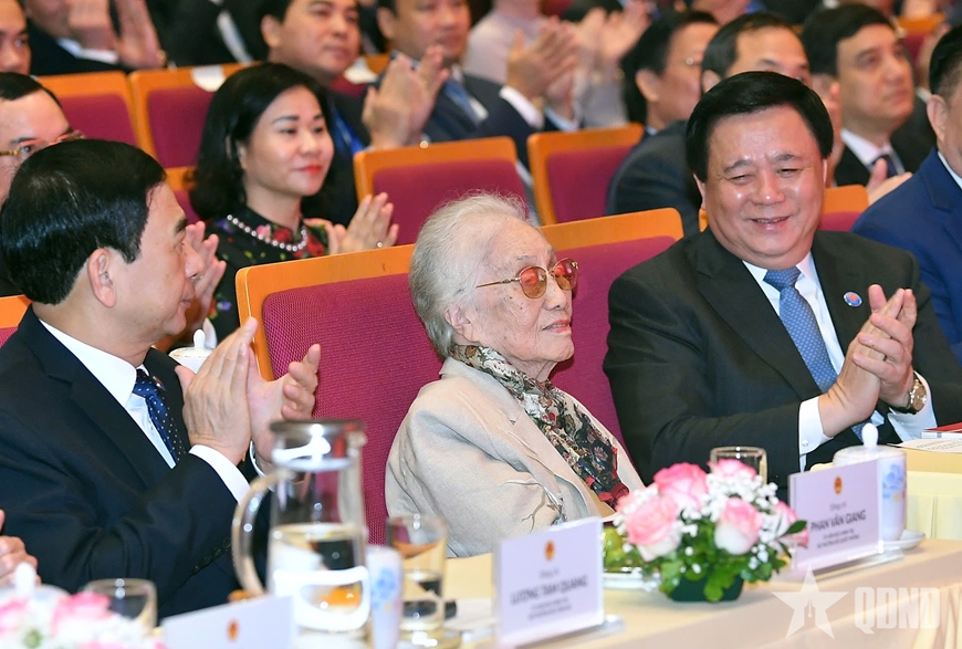 Nguyễn Thị Bình - Nhà ngoại giao hàng đầu