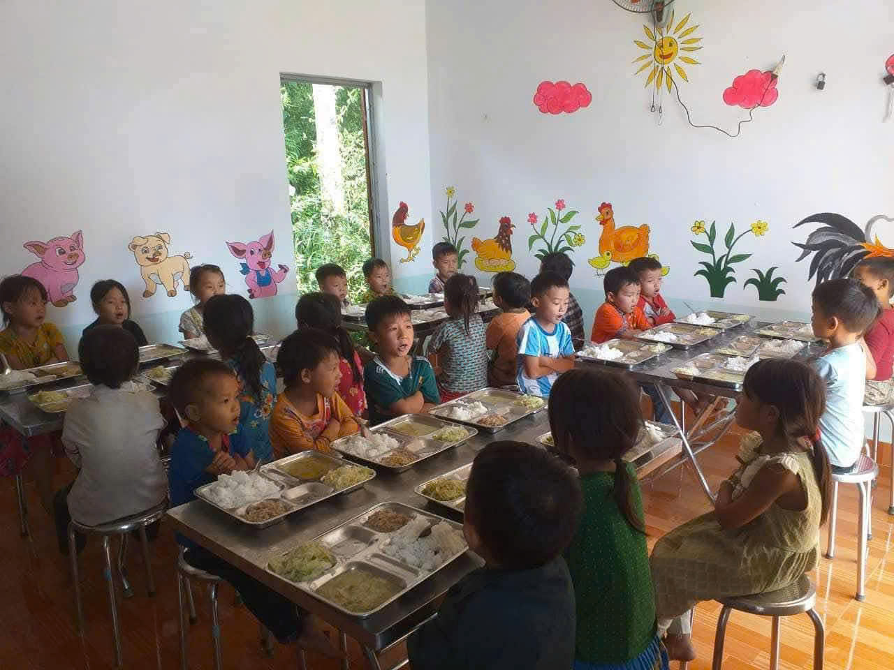 NHỮNG "BỮA CƠM LÀNH CANH NGỌT" THAY CHO NHỮNG BỮA ĂN MÈN MÉN CHAN MÌ TÔM NĂM XƯA