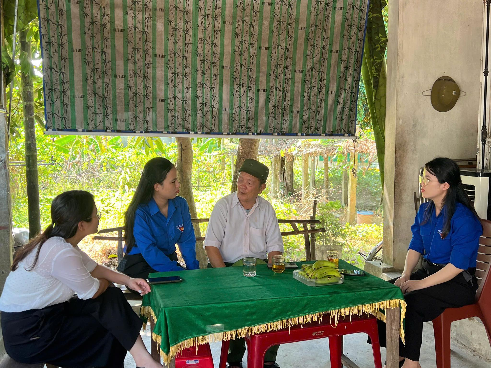 Con Chim Nhỏ Bé