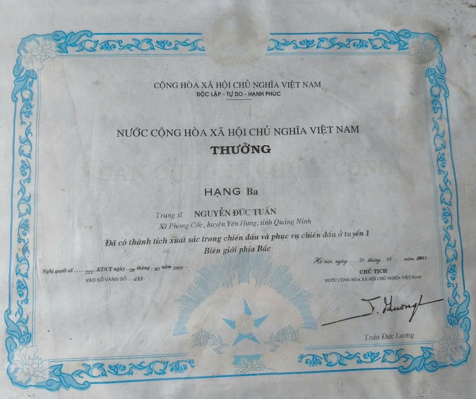 Huân chương chiến công Hạng Ba của trung sĩ Nguyễn Đức Tuấn