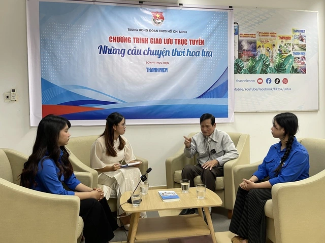 16 tuổi hoạt động bí mật trong lòng đất