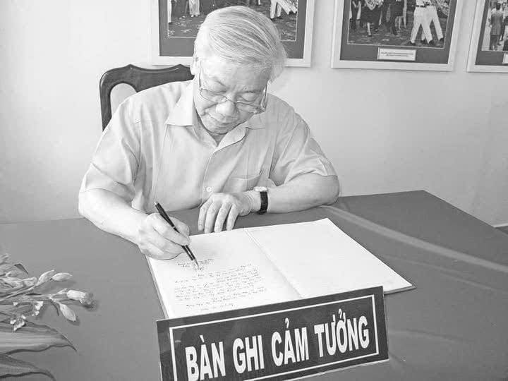 Nhớ mãi những người vì nước quên thân