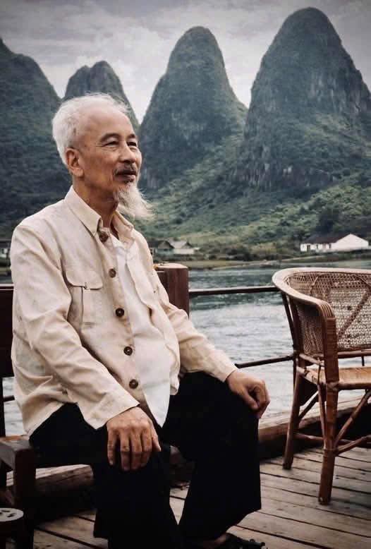 Hồn Thiêng Sông Núi