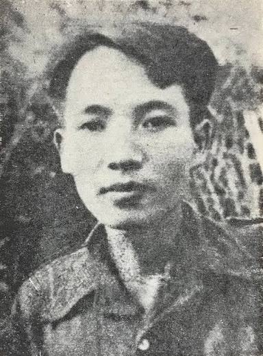 Ngòi bút giữa lửa đạn