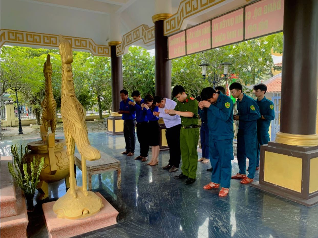 LÒNG BIẾT ƠN KHÔNG BAO GIỜ TẮT – TUỔI TRẺ XUÂN PHÚ TIẾP NỐI TRUYỀN THỐNG UỐNG NƯỚC NHỚ NGUỒN