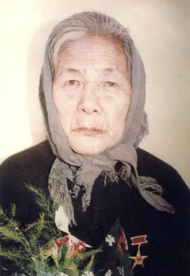 Mẹ VNAH Hồ Thị Chức