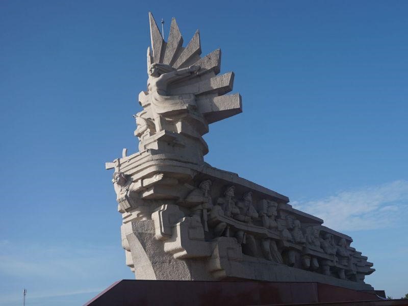 ANH HÙNG LỰC LƯỢNG VŨ TRANG NHÂN DÂN NGUYỄN TRUNG TRỰC CỦA VÙNG ĐẤT LONG AN KIÊN CƯỜNG – ĐỒNG CHÍ NGUYỄN VĂN TIẾN