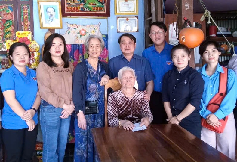 MẸ NGUYỄN THỊ HẾN – BIỂU TƯỢNG CỦA NGƯỜI MẸ VIỆT NAM ANH HÙNG