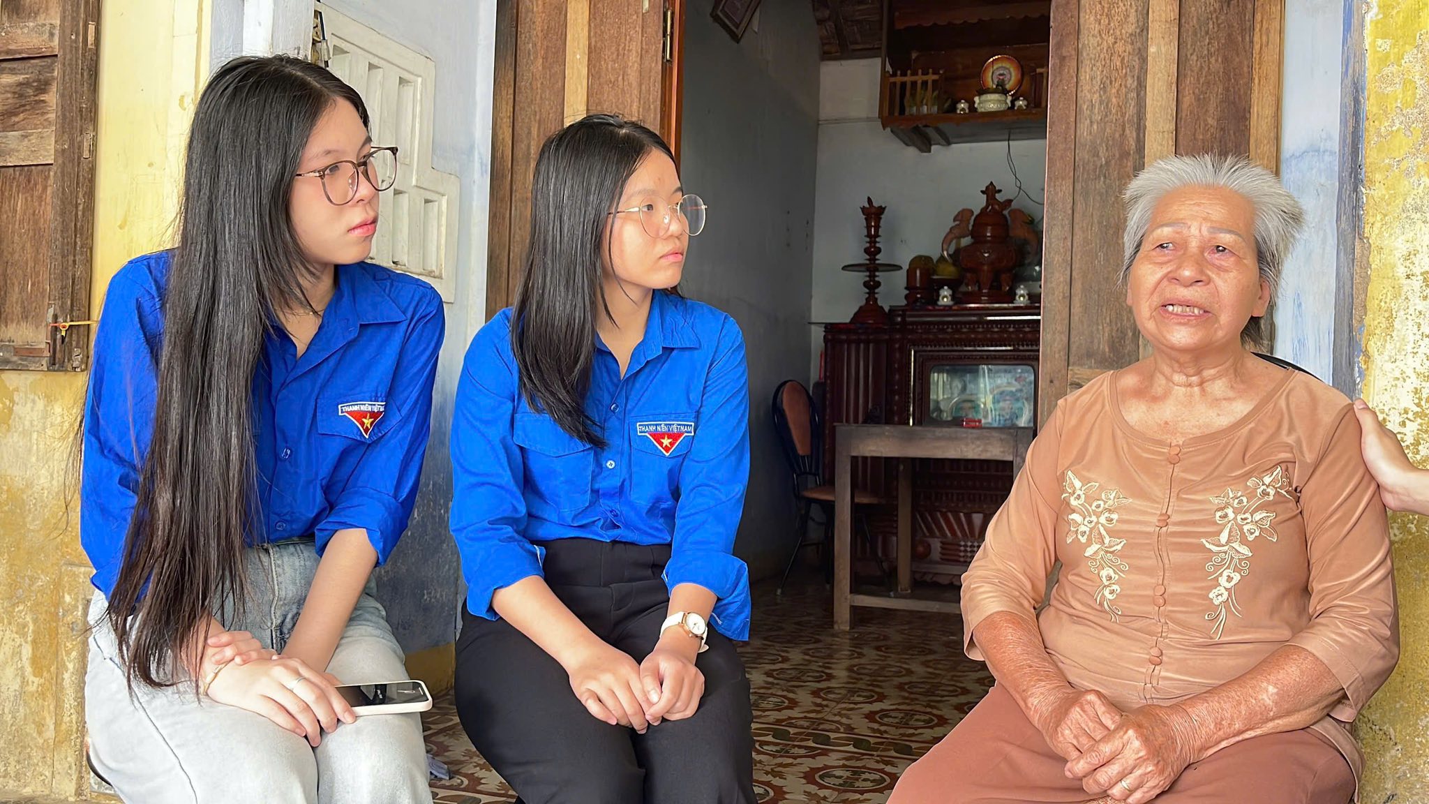 XUYẾN CHI GIỮA CHIẾN TRẬN