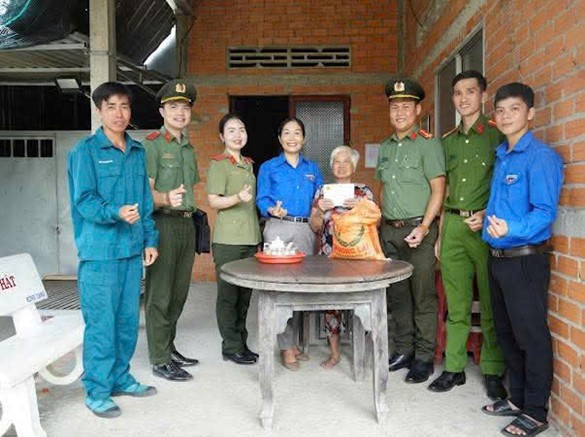 TUỔI TRẺ TÂN PHƯỚC 2: CÔNG TRÌNH THANH NIÊN CHÀO MỪNG ĐẠI HỘI ĐOÀN – TIẾP NỐI NGỌN LỬA THỜI HOA LỬA