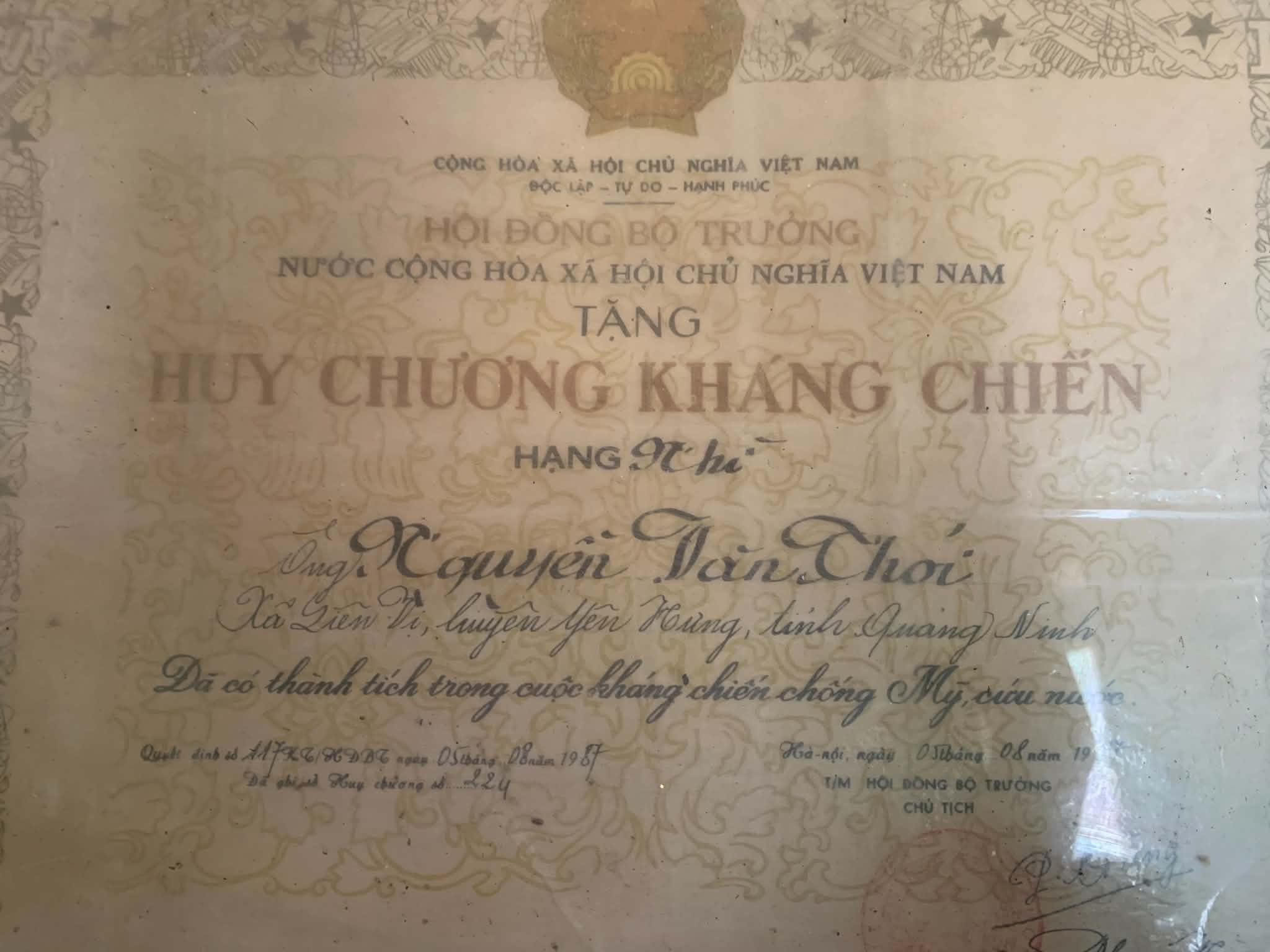 Nguyễn Thị Khánh Ngọc-bằng khen tặng Huy chương Kháng chiến hạng Nhì Của ông Nguyễn Văn Chói