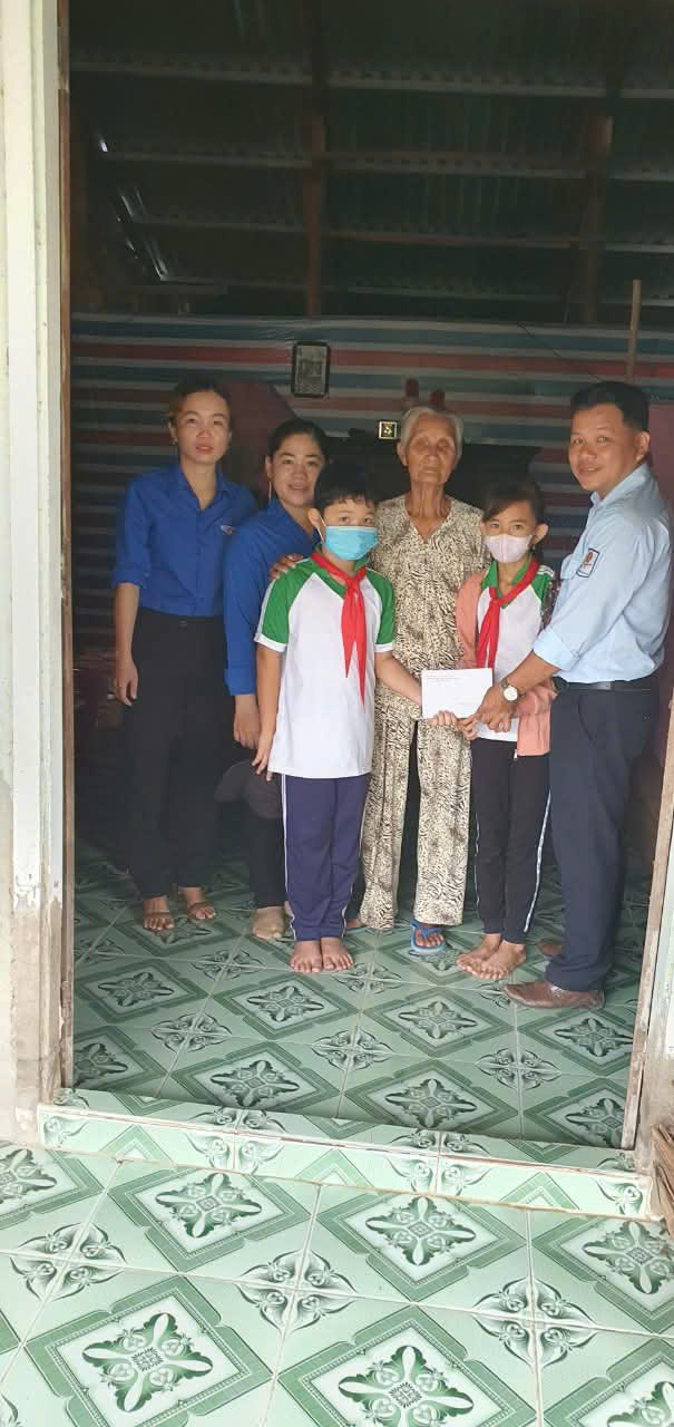 PHÁT TINH THẦN XUNG KÍCH, TÌNH NGUYỆN VÌ CUỘC SỐNG CỘNG ĐỒNG