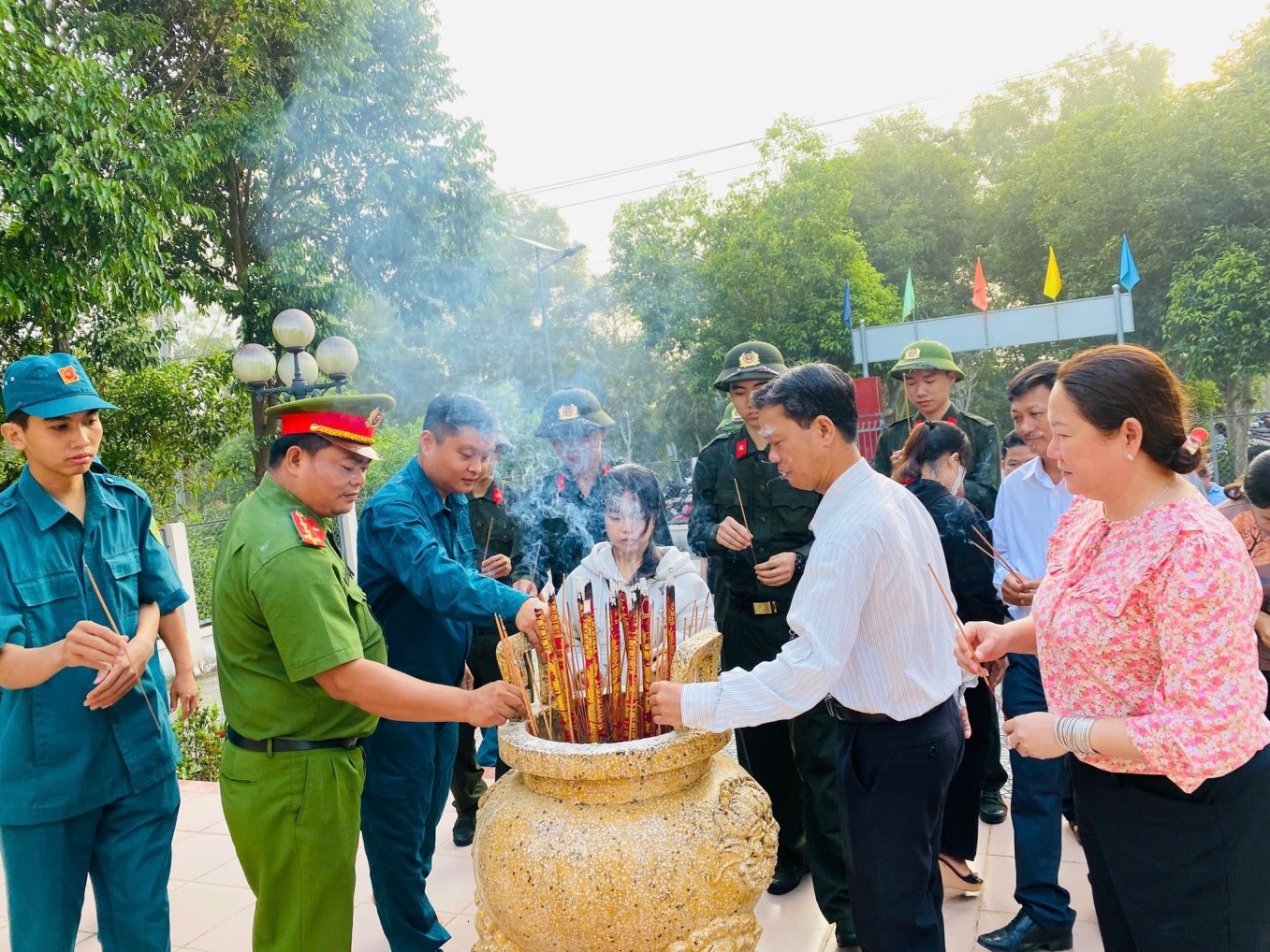 THẮP NẾN TRI ÂN – RỰC LỬA TRUYỀN THỐNG NGÀY HỘI TÒNG QUÂN NĂM 2026 XÃ TÂN PHƯỚC 2