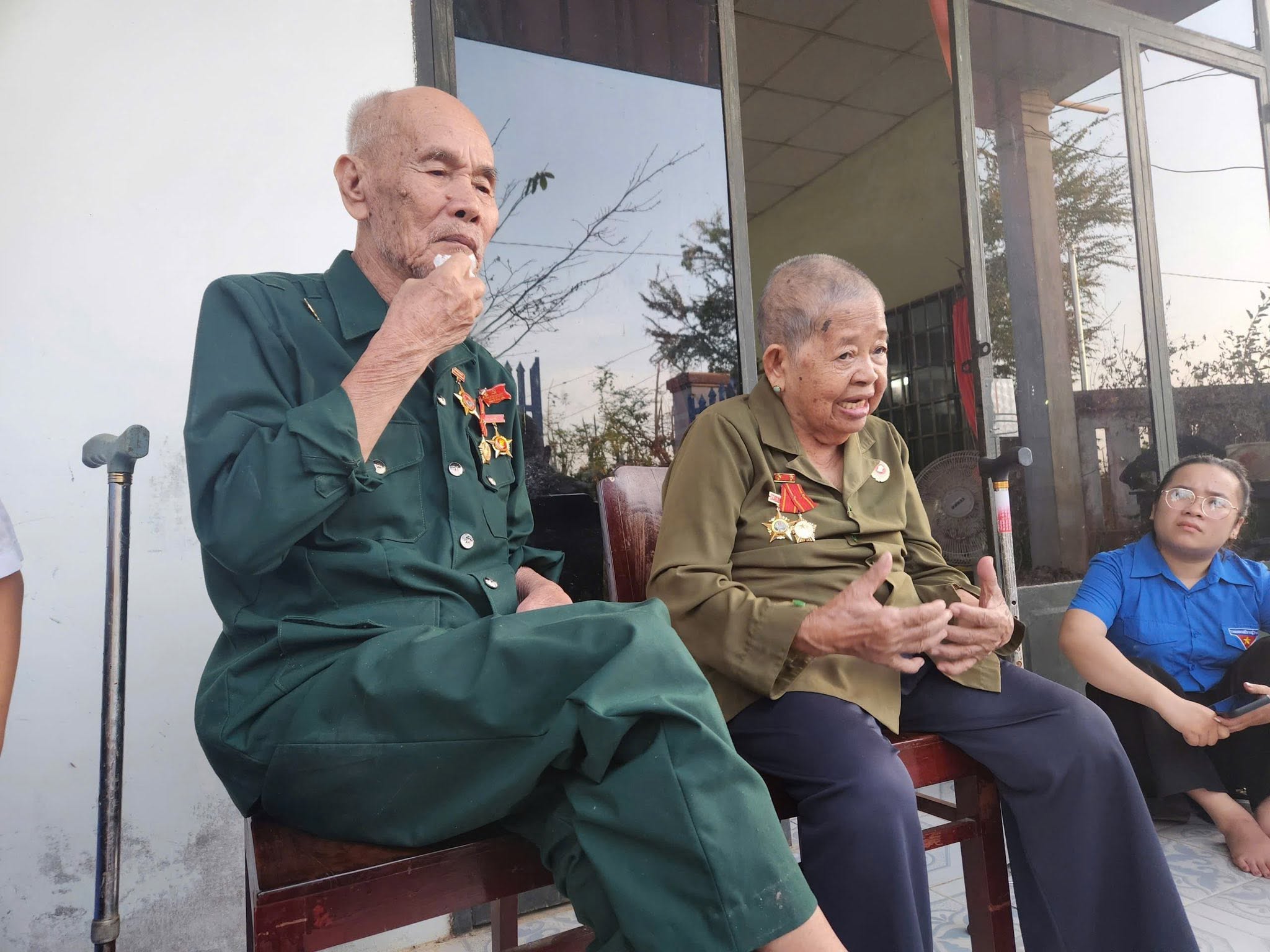 LÊ THỊ HOÀNG CỰU CHIẾN BINH (2)