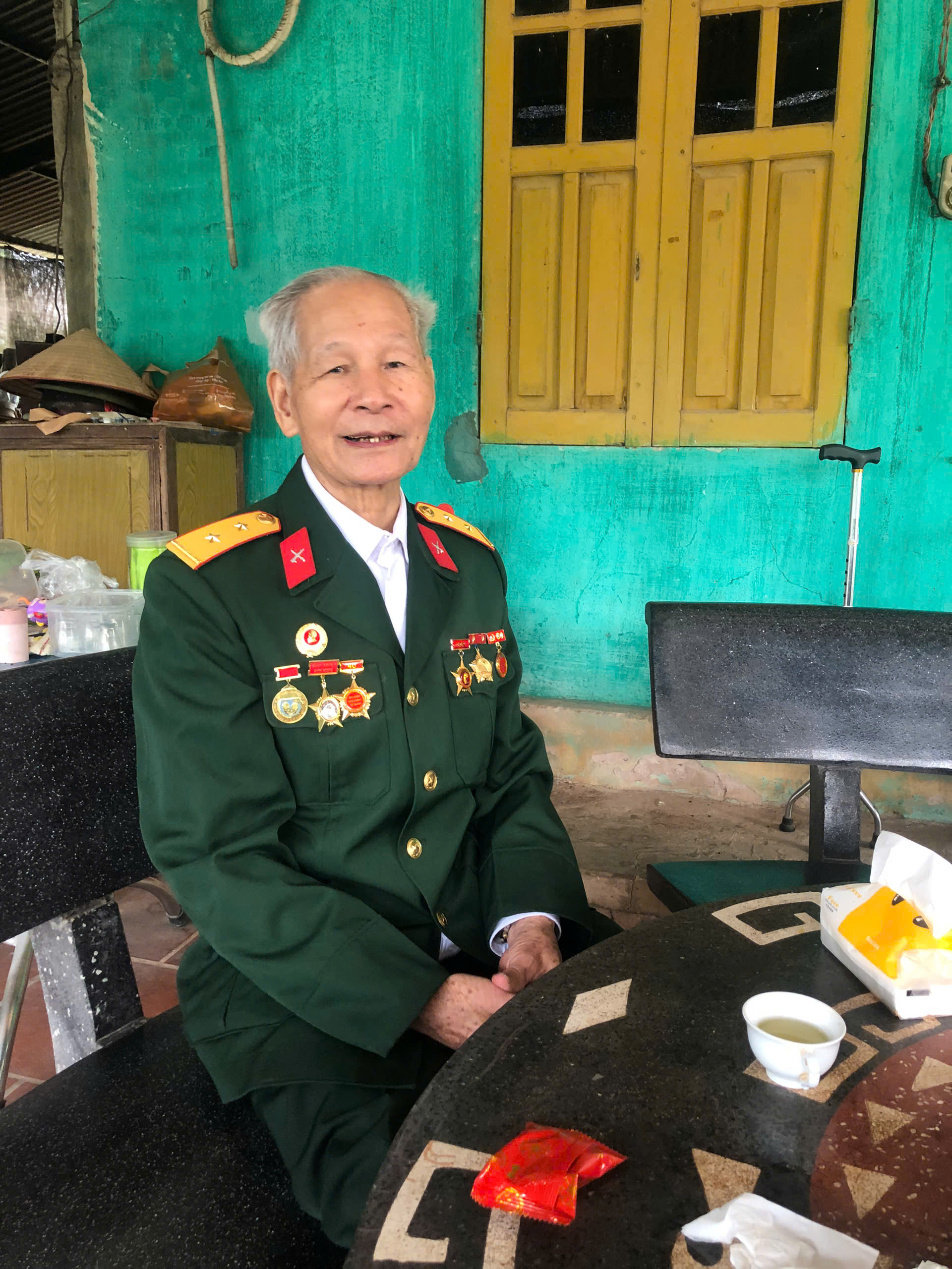 Gác bút nghiển lên đường nhập ngũ