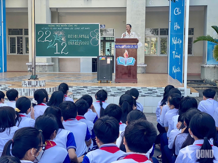 Ông Bảy Huy kể chuyện truyền thống - CCB Bùi Thanh Huy