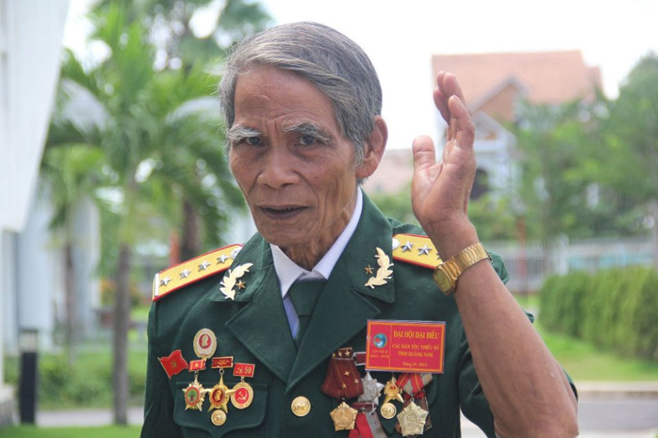 Anh hùng Cơlâu Nâm
